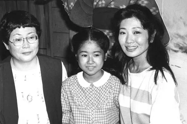 初盆 田村正和さん 橋田壽賀子さん 本誌に見せていた茶目っ気姿 2ページ目 女性自身