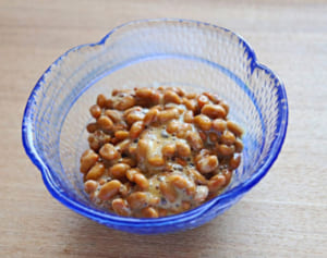 納豆のお皿スポンジで洗うのはNG!?　洗い物のプロが最新知見を伝授