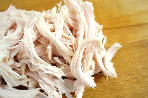 鶏のささみ、豚肉のビタミンB群で“加齢臭のもと”を防ぐ