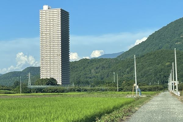 山形の田んぼにポツンと…入居者語る“日本一安いタワマン”の意外な利点