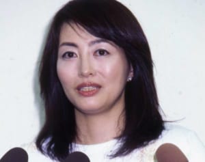 有賀さつきさん元夫死去に実父「孫娘が元気なことだけが頼り」