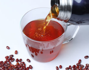 水筒に一晩漬けるだけ！おいしい「アズキ紅茶」習慣のススメ