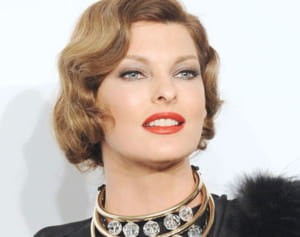 90年代に活躍した元スーパーモデルが痩身マシン製造会社を提訴