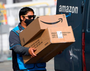 誤って屋根の上に荷物を配達したAmazonドライバーが話題に