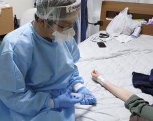 重症化リスクが8割減の例も　新治療薬「ソトロビマブ」に専門家も期待