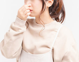 加齢に伴う臭いの悩み…きつい口臭の原因は「腸のガス」