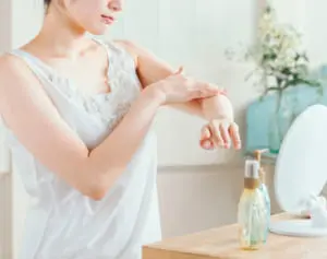 季節の変わり目はサメ肌に…更年期後の体の悩みを女医が解決