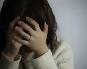 更年期のメンタル不調相談室「夫にイライラして暴力」は漢方で解決