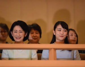 紀子さま　目を合わせないことも…結婚延期後の眞子さまとの微妙な距離感