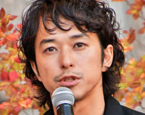 小橋賢児氏の華麗なる転身！実家で寝たきり生活からパラ閉会式の総合演出に