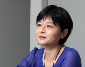 教師の性暴力を母に告白し叱られ…28年苦しみ実名で戦った被害者