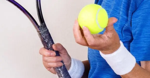 靴下に2個入れるだけ テニスボールマッサージで腰痛がラクに 女性自身 靴下に2個入れるだけ テニスボールマッサージで腰痛がラクに 女性自身