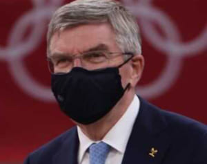 五輪は安全だった バッハ会長の総括に怒る人続出「嘘やめて」