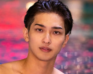 横浜流星が魅せた濡れ艶素肌♪俳優10年ブックが人気沸騰！