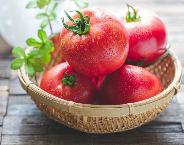 トマトは朝、納豆は夜に！食べる時間で栄養効果が変わる食材15選
