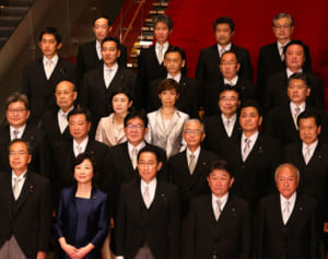 “出がらし内閣”との声も…岸田内閣「コロナ有事に不安」