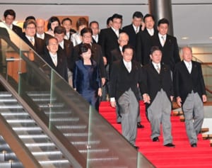 岸田内閣は顔なし!?　女性の認知度50％超えは3人だけ