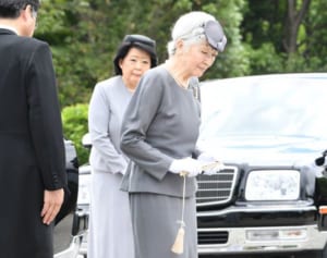 美智子さま“祝福”お控えに…初孫・眞子さまとの「寂しすぎる別れ」
