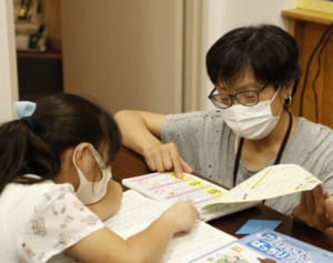 東大生や弁護士によるコロナ禍「寺子屋」母子家庭に教育など支援
