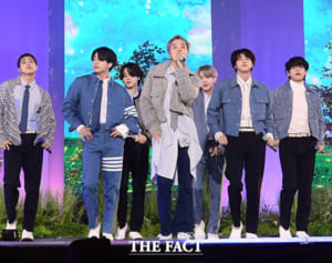 BTS「TMA2021」の様子を日本独占！7人のセクシーショットも公開