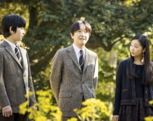 秋篠宮さま　会見で眞子さんを擁護も「夫呼び」で小室圭さんには“恨み節”