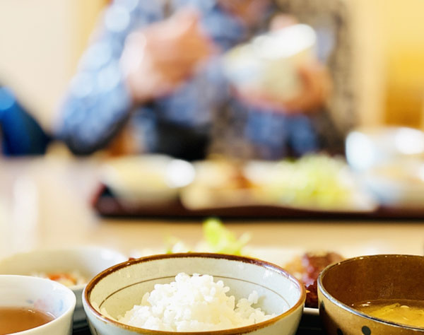 「寿司12貫500円」「誕生月に20％オフ」得する外食クーポン