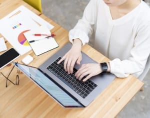 仕事と家庭の両立を“よくばり”と表現…広島県発行の女性応援パンフが「理解不十分」と物議