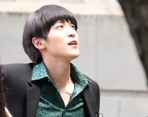 目黒蓮　コメディでも休憩中は笑いなし！木村拓哉に学んだ『おそ松さん』真剣撮影現場