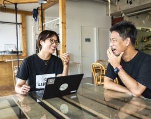 「つっぱり棒」作る3代目社長　夫婦二人三脚で業界トップを守る