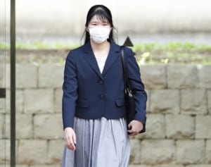 ご成年の愛子さま　卒アルではお揃い衣装でダンスを披露…貴重な高校時代の秘蔵写真