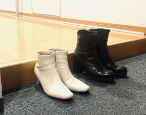 冬のひそかなお悩み！ブーツの中の臭いは「重曹の足湯」で解決です