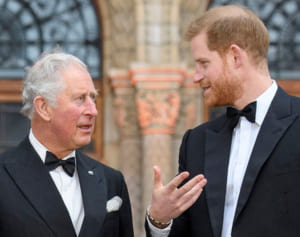 チャールズ皇太子とヘンリー王子の関係は「かつてないほど冷え切っている」