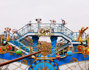 東京ディズニーシー20周年の見どころを芸人がガイド！