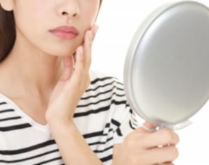 骨膜整体師が伝授！40代からのしわを解消する“ほお骨押しマッサージ”