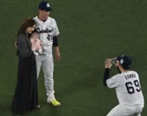 板野友美　球場では先輩選手の妻に挨拶回り！夫の大躍進支える“新米妻”奮闘！