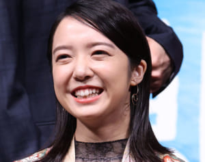 上白石萌音　初の母親役も子役10人が懐いた！朝ドラ肝っ玉奮闘支える“3人の母”