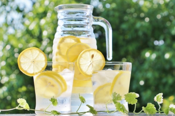 食欲を低下させる研究も…「食前レモン水うがい」のすすめ