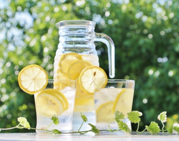 食欲を低下させる研究も…「食前レモン水うがい」のすすめ