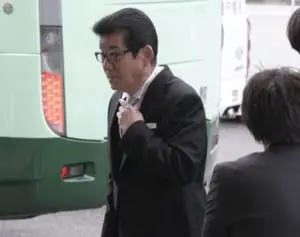 松井市長　30人宴会に「問題ある？」と開き直り…“自分に甘い”姿勢に批判続出
