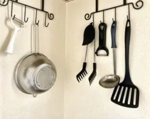 バスタオルを口に詰めて殴られ…人気女子高生YouTuberの“父からの虐待”告白が波紋