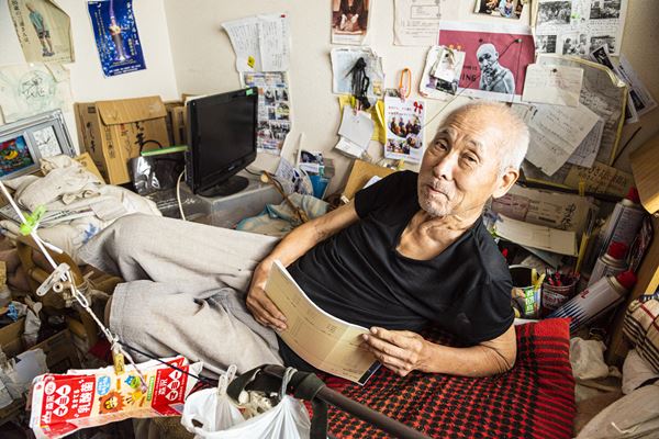 89年間ゲイを隠して西成へ　カムアウトし見つけた「家族」たち
