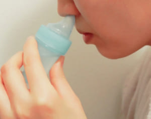 オミクロン株感染を防ぐ「1日2回の鼻うがい」医師が解説