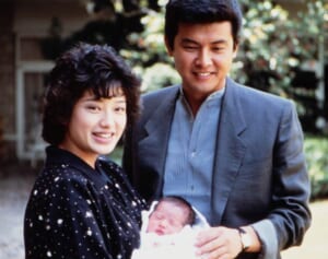 【祝70歳】三浦友和　ケーキ入刀に相合い傘…目撃した百恵さんとのラブラブ結婚生活41年