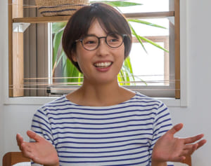 ハンガーラックや冷蔵庫の仕切りに…つっぱり棒で魅せる収納