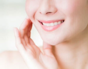 「肌の常在菌」のバランス崩して汚肌を招く…やりがちNG習慣