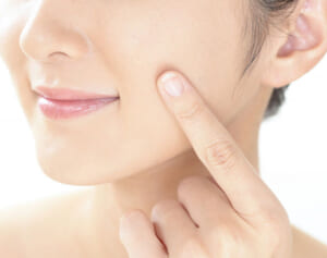 医師が毎日続けている「腸ストレッチ」で栄養満点の美肌をゲット