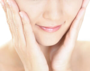 1カ月でうるつや肌に！美肌菌を育てる朝昼晩のスキンケア方法