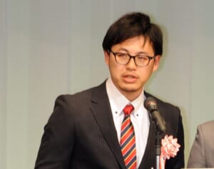 ヒカルの激怒事件にアルピー平子が“挙手”…芸人間でも関心高まる犯人探し