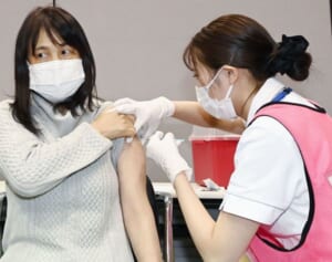 【3回目接種】副反応の実態1070人緊急アンケート 40代女性で発熱最多に