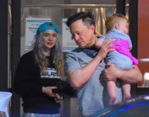 イーロン・マスクとグライムスに第二子が生まれていた
